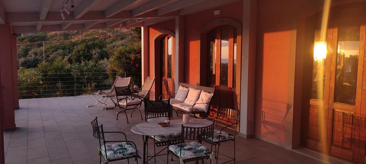 Bioagriturismo Antica Sena Milici ภายนอก รูปภาพ