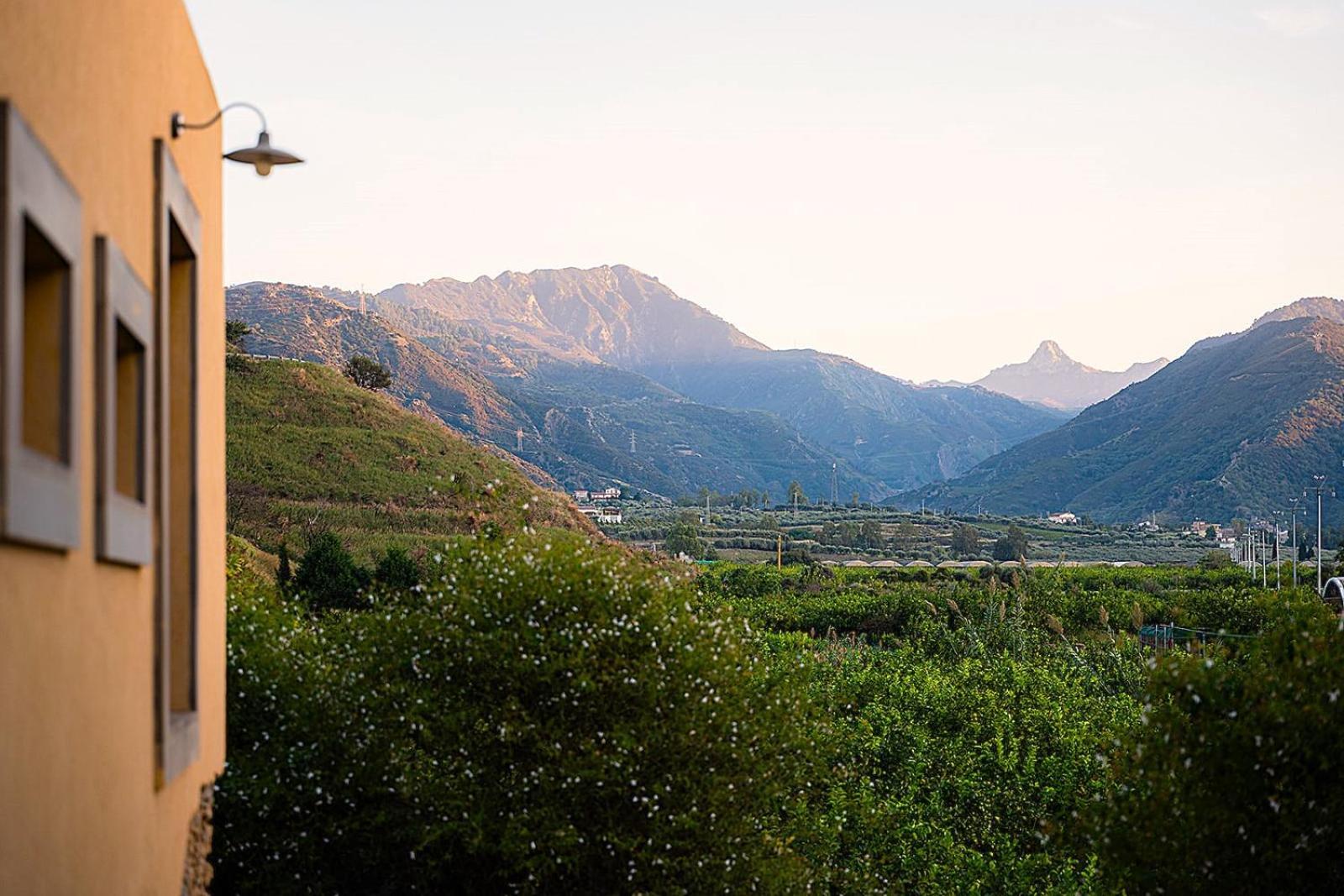 Bioagriturismo Antica Sena Milici ภายนอก รูปภาพ