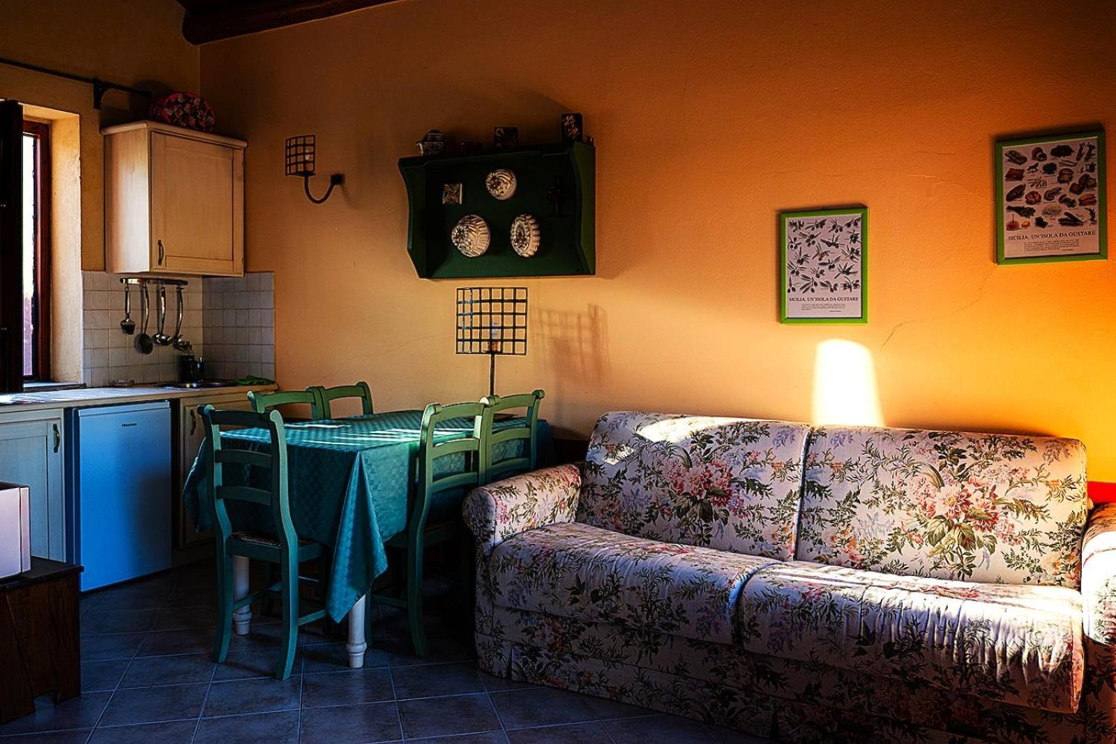 Bioagriturismo Antica Sena Milici ภายนอก รูปภาพ