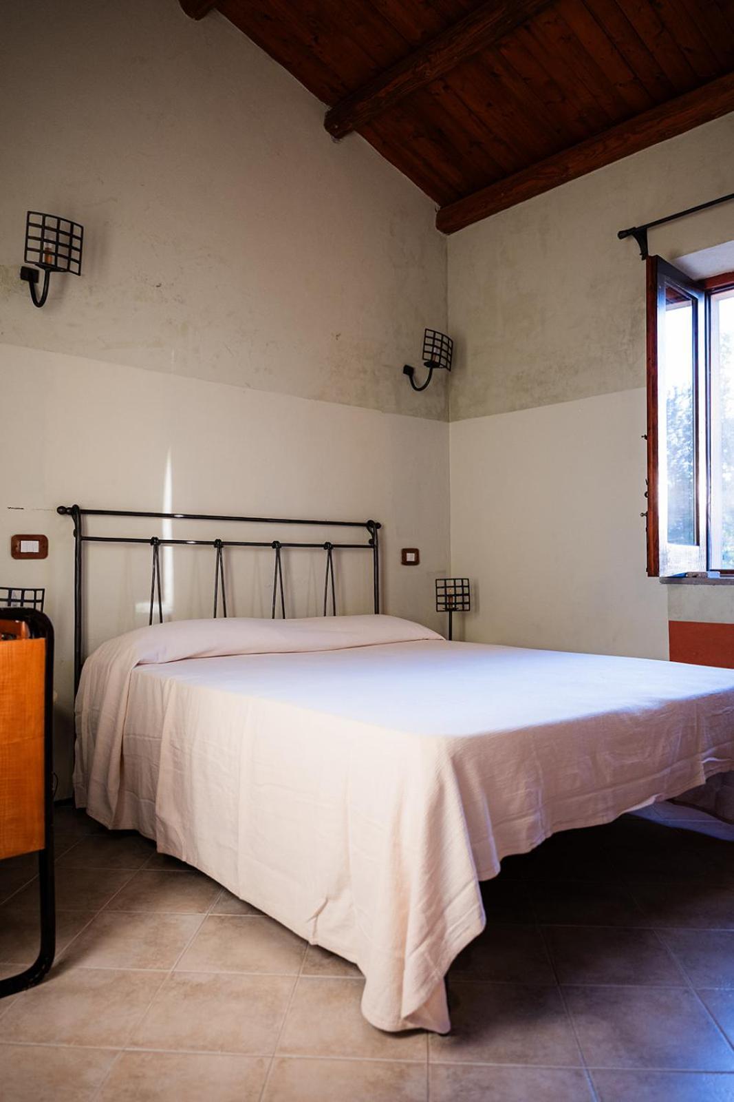 Bioagriturismo Antica Sena Milici ภายนอก รูปภาพ